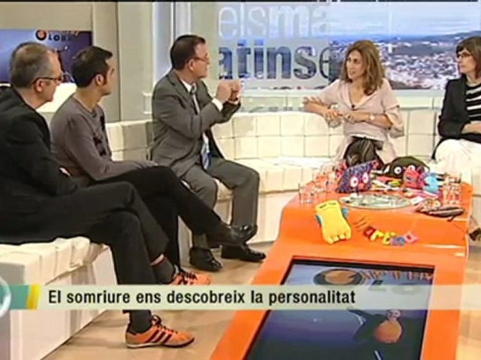 TV3 - Els matins - Riures i somriures, la millor teràpia i mirall del nostre interior