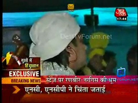 Movie Masala [AajTak News] - 4th November 2011 Video Watch p2