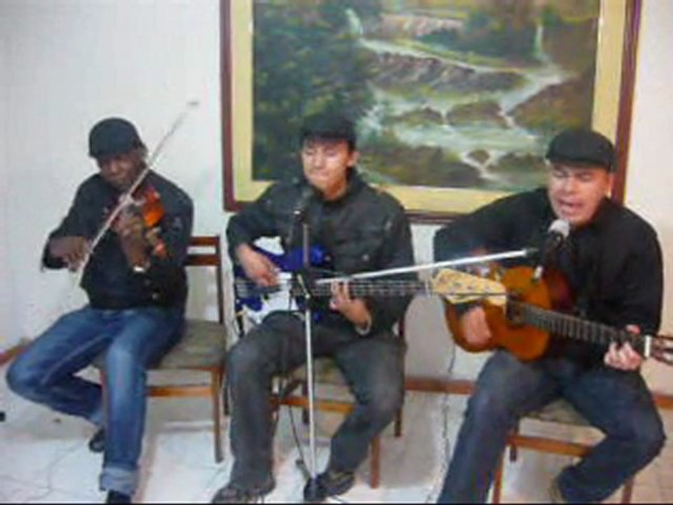 serenata, serenatas en bogota, unica diferente, violin,flauta, repertorio nuevo y tradicional