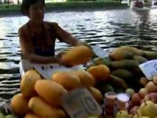 Thailand hopes sandbags will save Bangkok