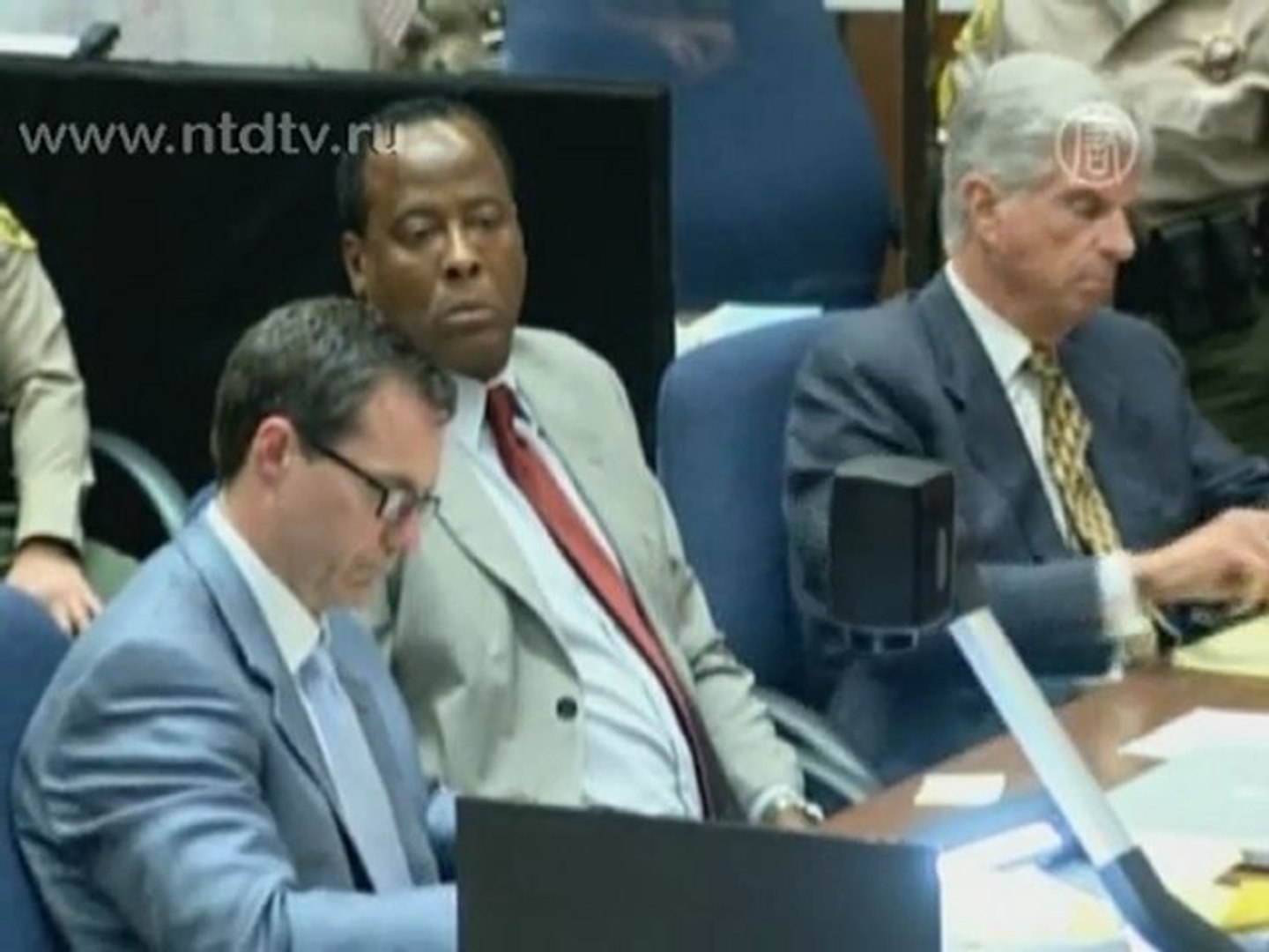 Адвокат врача: Майкл Джексон виноват в смерти