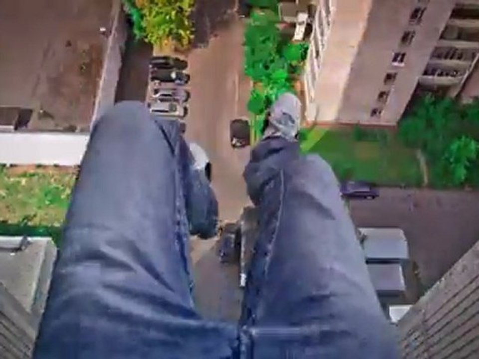 I LOOK & MOVE