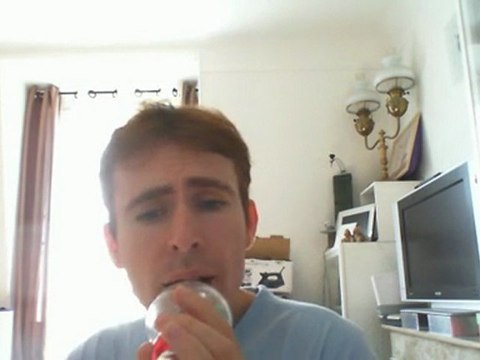 Wiwi égratigne so tell the girls that i am back in town