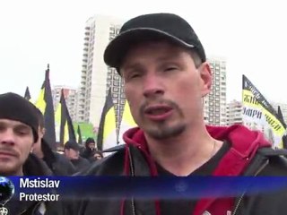 Thousands shout racist slogans in 'Russian March'