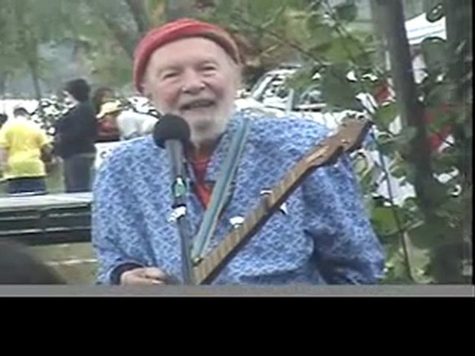 Pete Seeger and Bernice 4 0f 9