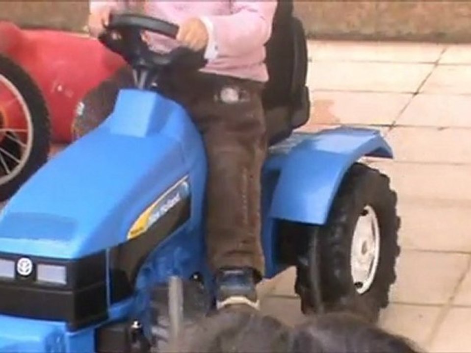 Quentin fait du tracteur