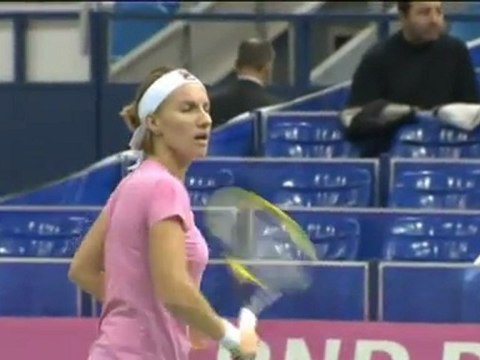 Zvonareva out of Fed Cup