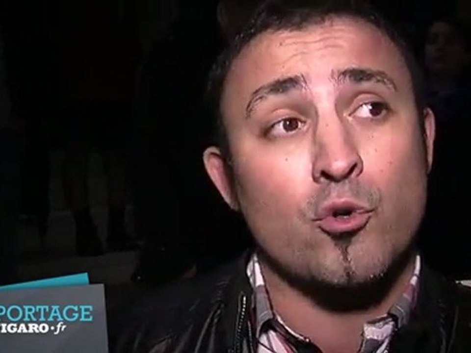 Les indignés tentent d'installer un camp à la défense