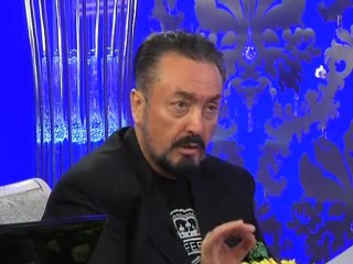 Kuran ayetiyle açık hükümle şarap haram kılınmıştır (Adnan Oktar)
