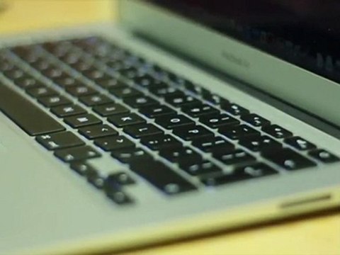 Apple MacBook Air MC966LL-A 13.3-Inch Laptop (NEWEST VERSION)