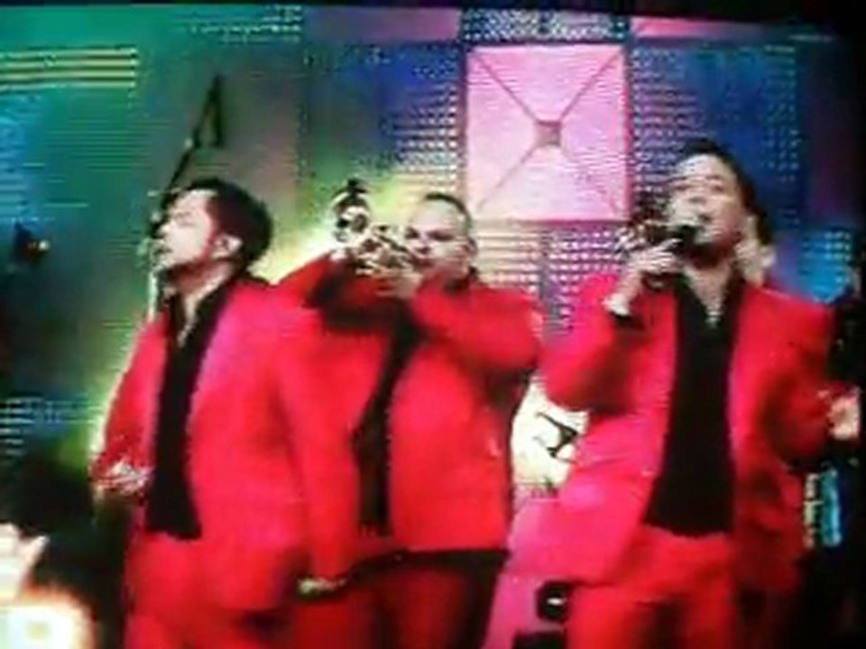 LA ORIGINAL BANDA EL LIMON EN EL PROGRAMA QUE QUIERE LA BANDA....CANTANDO LA CAMA DESTENDIDA