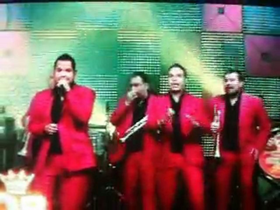 LA ORIGINAL BANDA EL LIMON EN EL PROGRAMA QUE QUIERE LA BANDA....CANTANDO FRUTA MADURA
