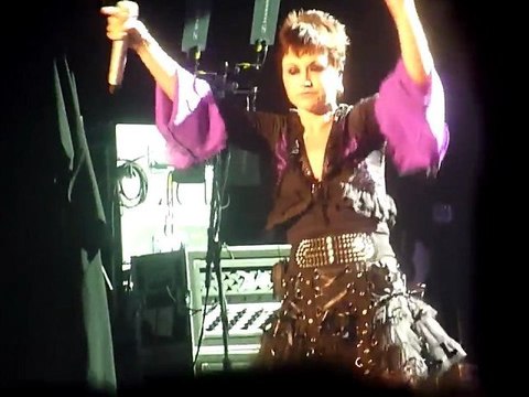 The Cranberries - I can't be with you - Paris zenith 2010