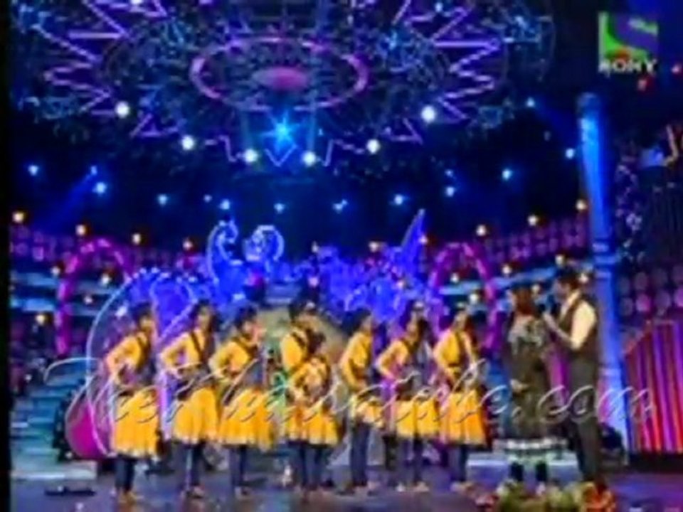 Gatka by sikh Girls entertainment ke kuch bhi karega 2011 Sony tv 7 july 2011