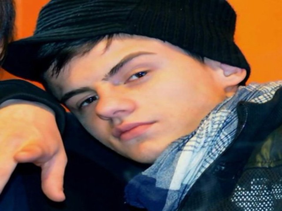 Master Sezer - Deniz Gözlüm (2011)