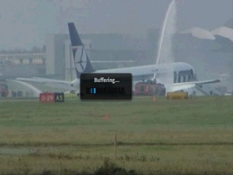 Airplane Crash Landing - Boeing 767 crash lands in Warsaw