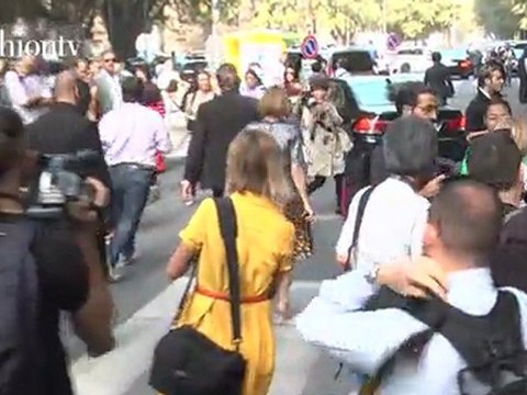 Fashionistas at Giorgio Armani - Spring 2012 MFW | FTV