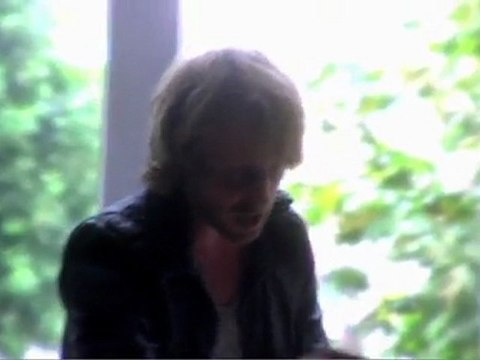 Coline (les amis de mes amis) en DVD le 21 novembre 2011