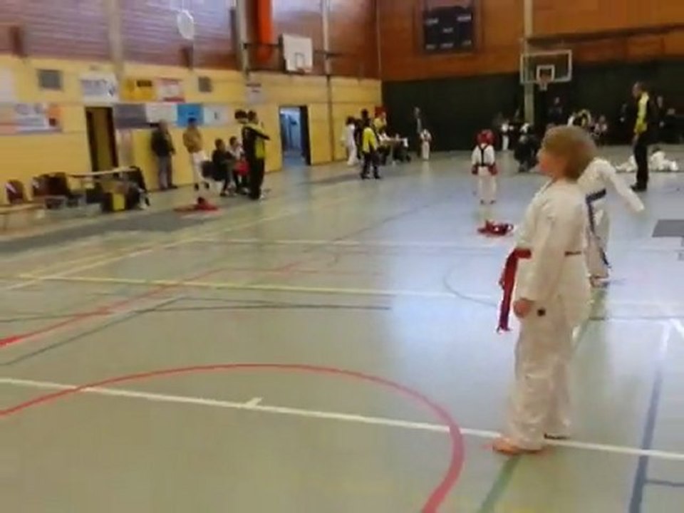 Gabrielle Karaté Nov2011
