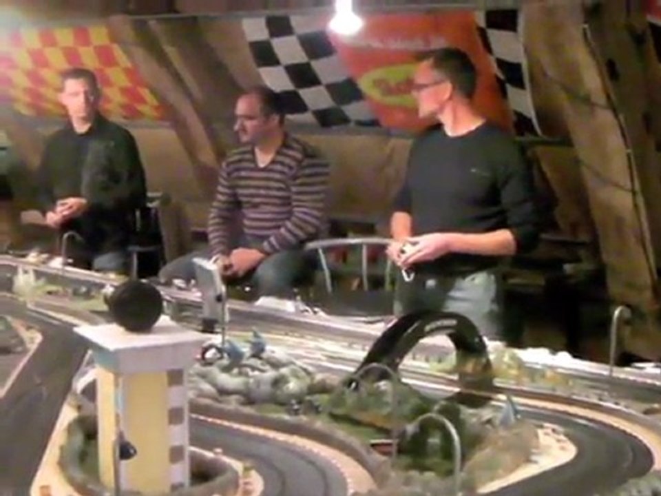 Sons-et-Ronchères : Franck Larcher fait du slot racing dans son grenier