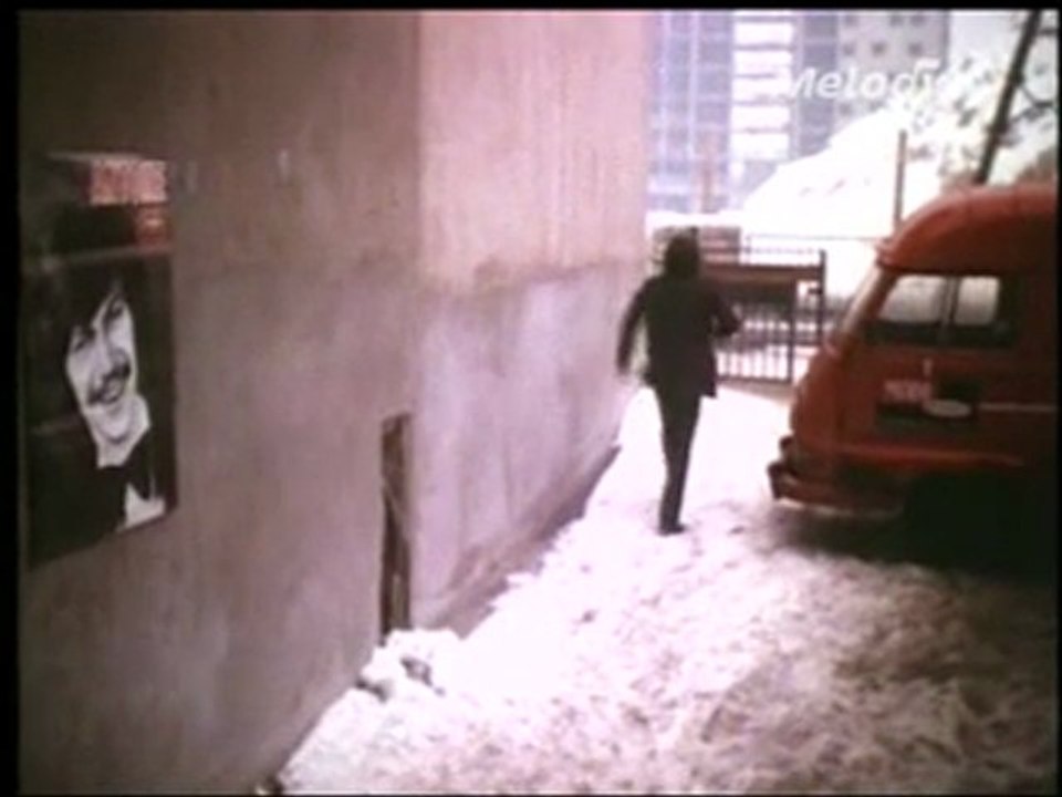 --chanteur Antoine -(clip années 60)-  """ Ratata """