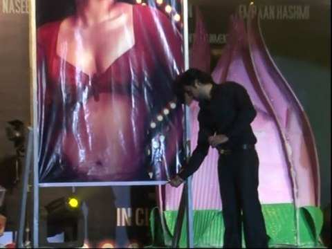 Emraan Hashmi Throws Shoe At Vidya Balan, Calls Her Fat