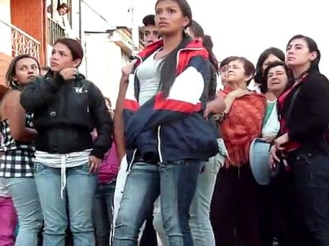 Rescuers in Colombia dig for victims of landslide