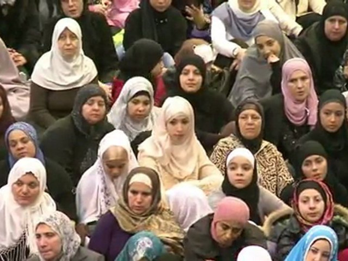 Prière de l'Aïd : plusieurs centaines de musulmans rassemblés à Marseille -  Vidéo Dailymotion