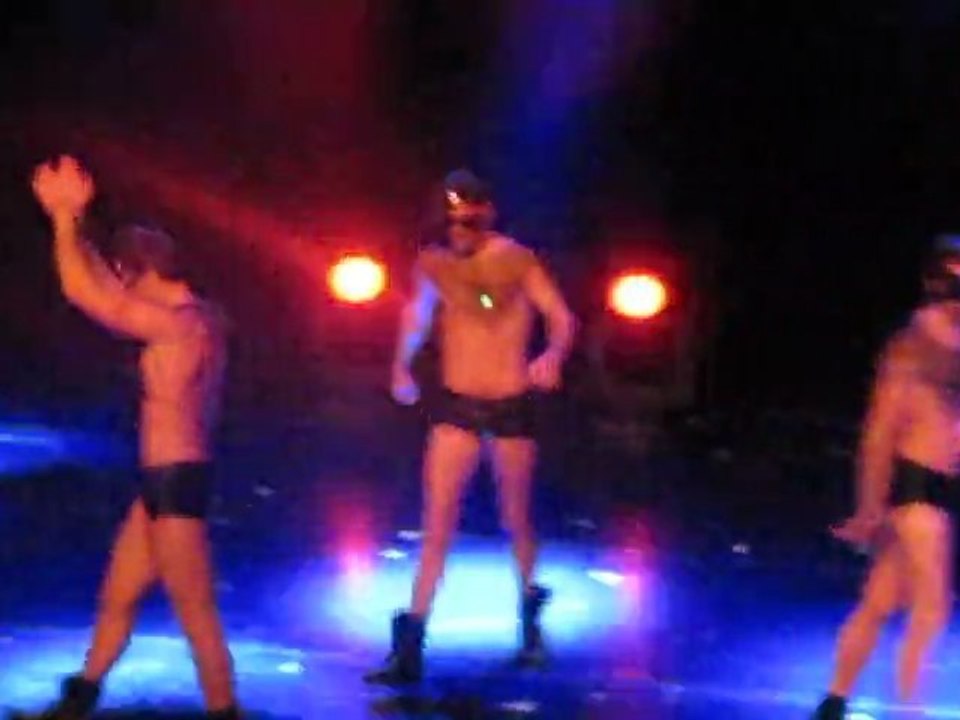 Yvette Leglaire Featuring Ysa Ferrer "Extrasystoles" à Bobino - 6 novembre 2011