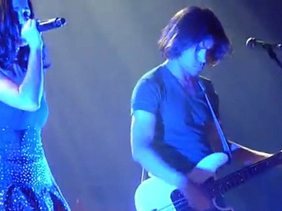 Jenifer - I got a feeling ( cover Black Eyed Peas ) - Le Trianon - Paris - Mai 2011