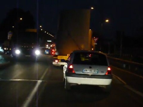 Convois DUFOUR transportant des demi mâts d'éoliennes