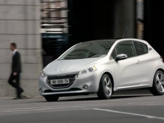 Peugeot 208 - intérieur et extérieur - Vidéo Dailymotion