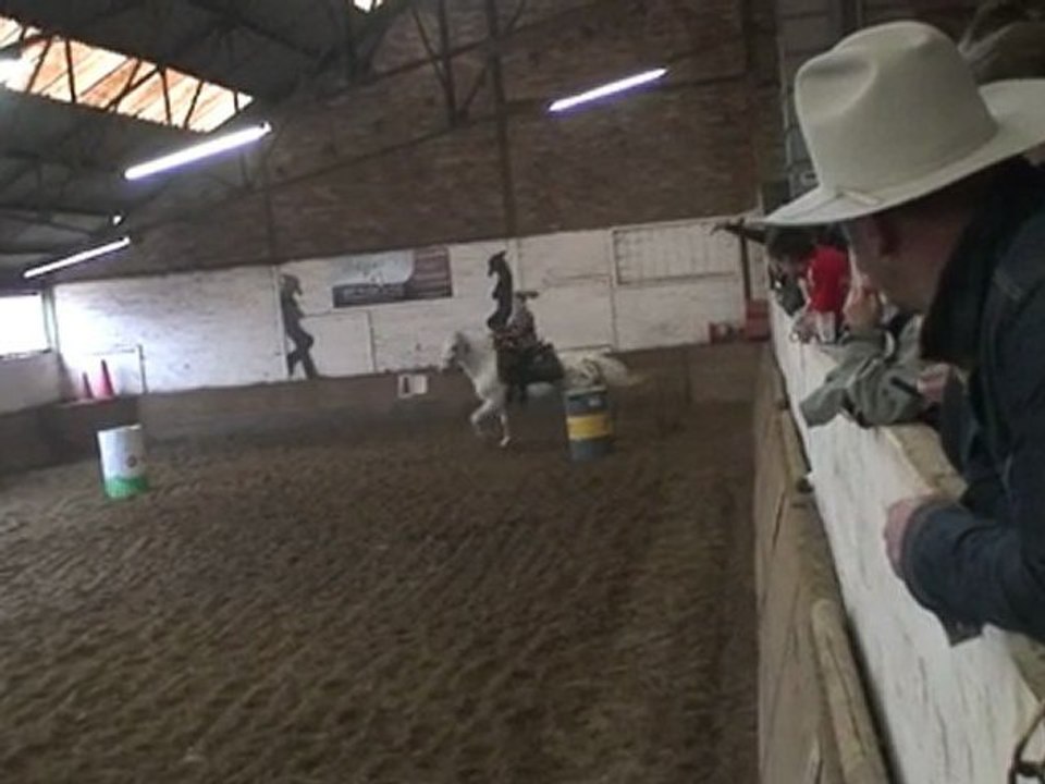 le 6-11-2011 Barrel race organisé après la Saint-Hubert au manège El Cortijo