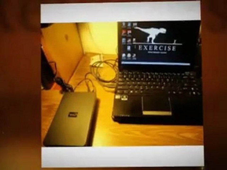 ASUS Eee PC Seashell 1215N-PU17-BK 12.1-Inch Netbook with 6 Hours of Battery Life - Black