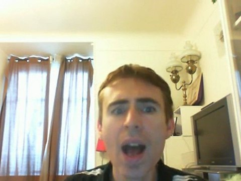 Wiwi égratigne tombé pour elle de La Fouine & Amel Bent