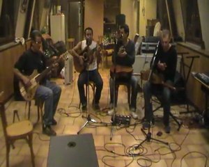 Hola mi amor  -  Junco