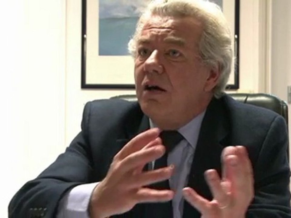 "Nous allons participer à ce plan de rigueur, mais attention à ne pas aller plus loin", avertit Didier Chenet, Président de la Syndicat National des Hôtelliers, Restaurateurs, Cafetiers et Traiteurs