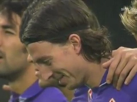 Γέλιο Μοντολίβο την ώρα που τηρείται ενός λεπτού σιγή