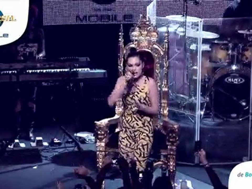 Jessie J interprète Domino en live pour Universal Mobile