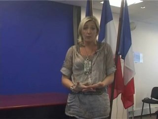 Marine Le Pen : "Sur les retraites, Sarkozy vous enfume !".mp4