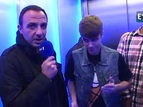 Justin Bieber avec Nikos Aliagas sur Europe 1