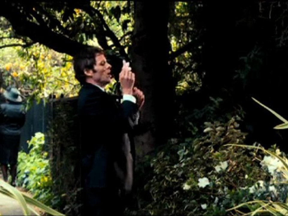 Death at a Funeral clip 'Valium'