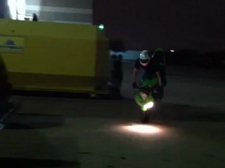 Proper way to close a tailgate.