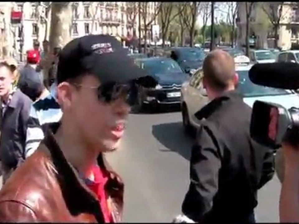 Jeunes du RF face aux extrémistes homos