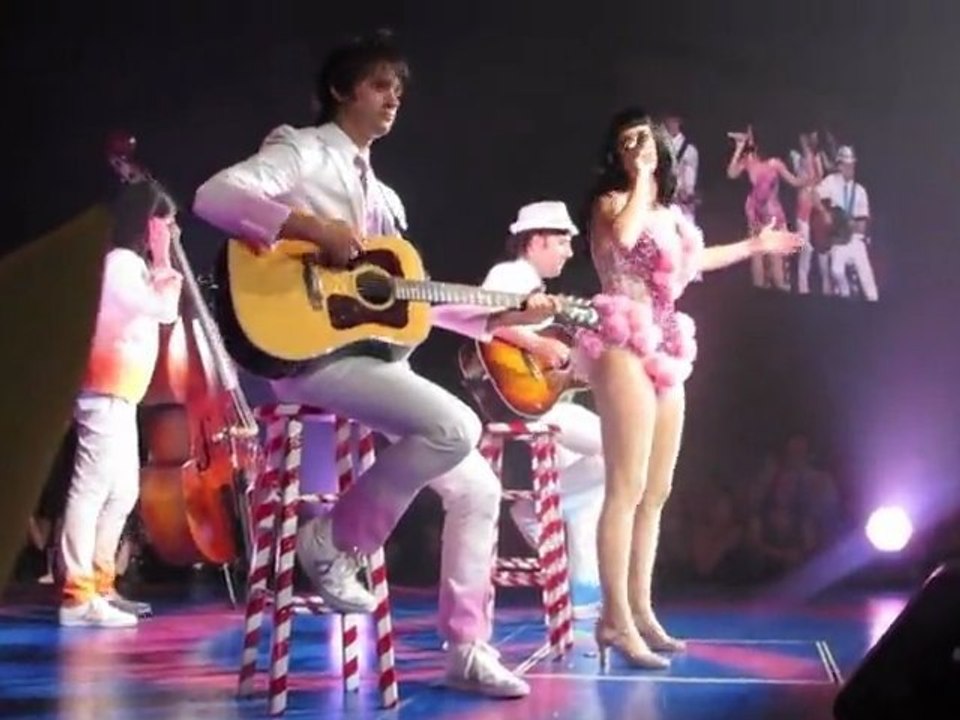 Katy Perry Leads People's Choice Awards Nominees