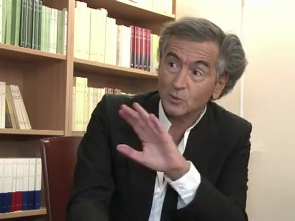 Les coulisses de la guerre en Libye dans un livre de BHL - YouTube