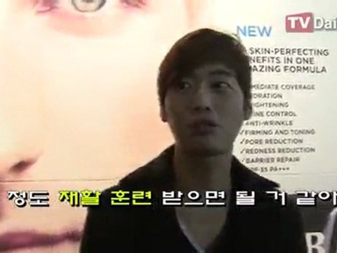 111109TV Daily[TD映像]キム・ジェウォン、ケガ以後初めての公式席上～男性スキンケアブランドLAB SERIESランチング行事～