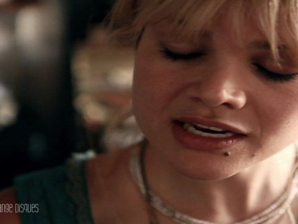 Nadeah "Sandpaper" en acoustique sur Mange Disques