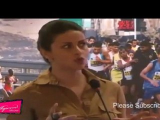 Hot Gul Panag Gives Speech On 2nd Mumbai Marathon Race 2012