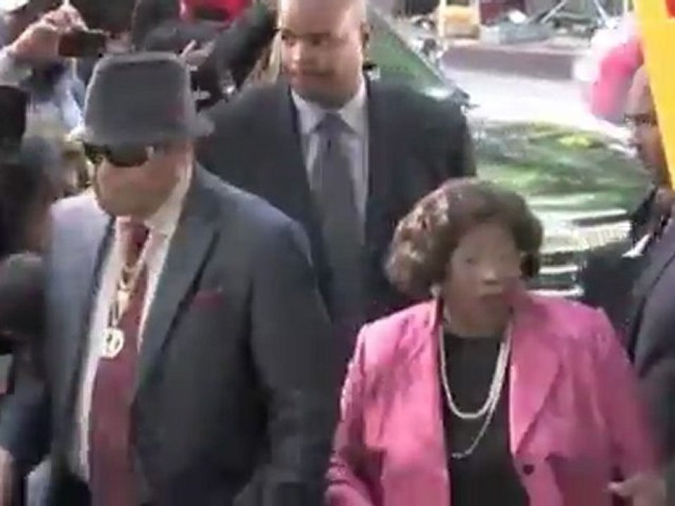 Conrad Murray in Ketten